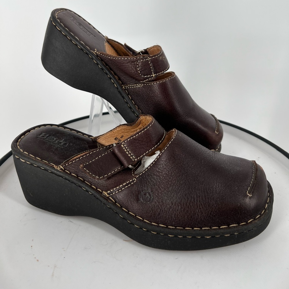 BORN HAND CRAFTED CHOCOLATE BROWN SLIP ON MULES NWOT